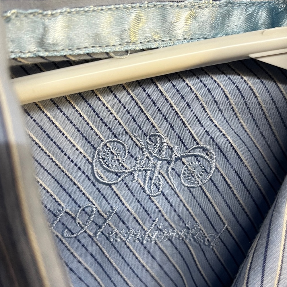 191 Unlimited button up dress shirts, both with stripes and designs embroidered - Picture 2 of 12